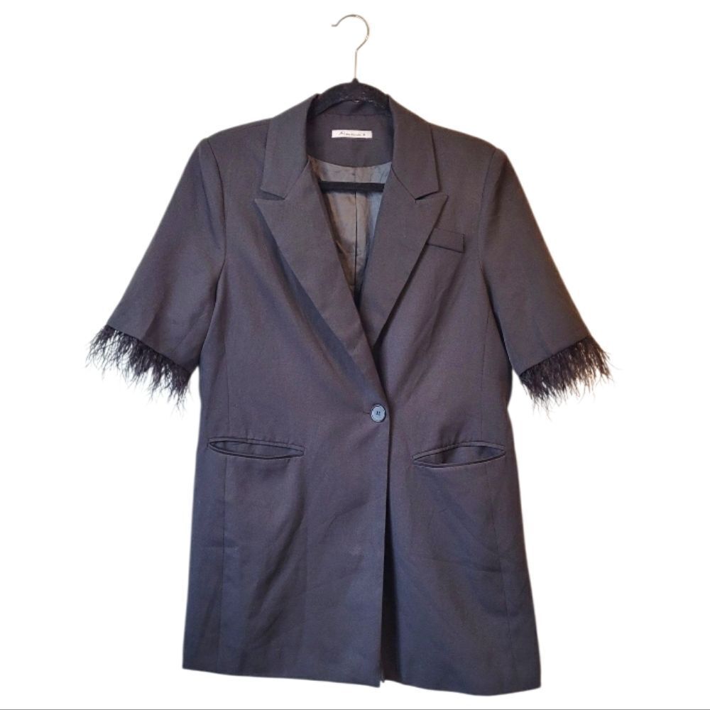 AmyEnjoyLife Women's Black Feather Sleeve Single Breasted Longline Blazer Size M